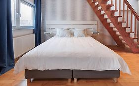 Scenic Rooftop Flat With Terrace